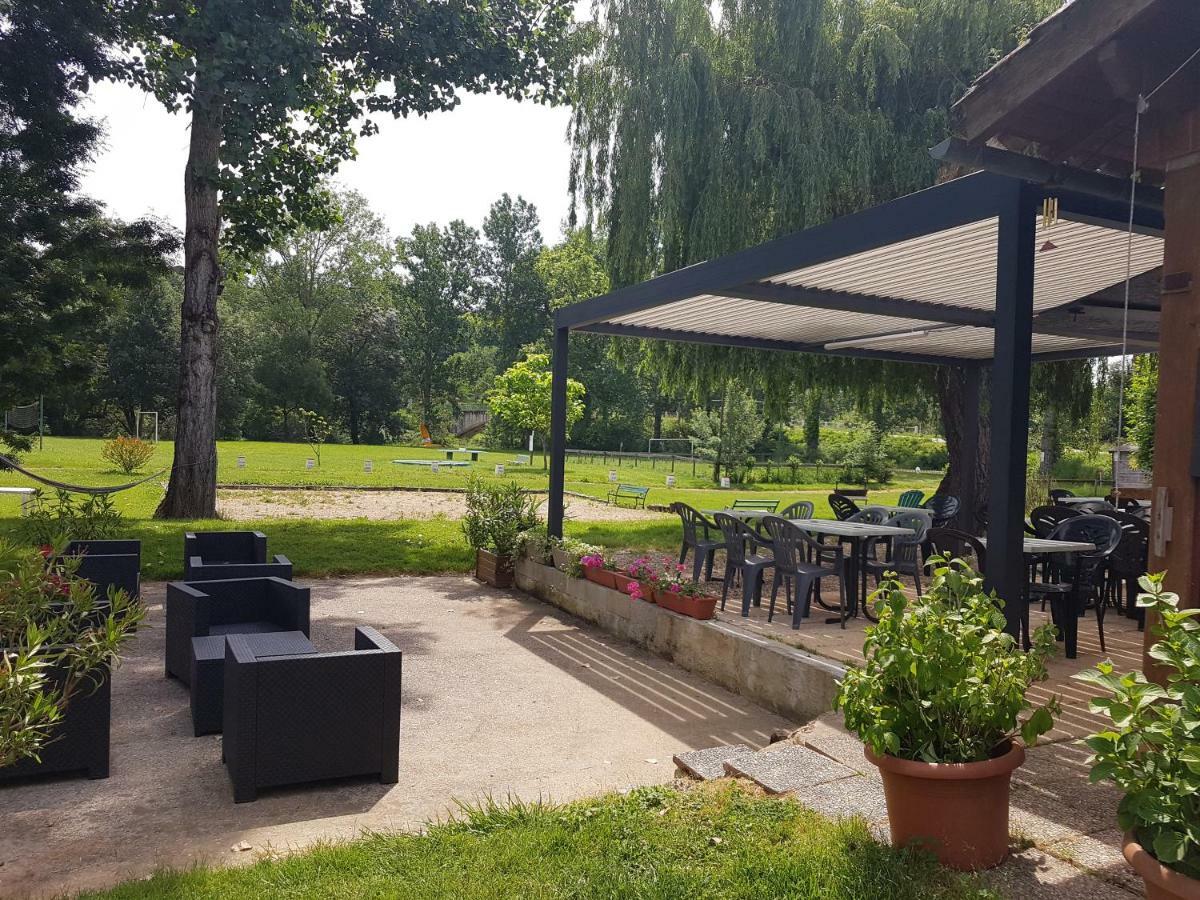 Hotel Camping Le Mouliat à Moncrabeau Extérieur photo